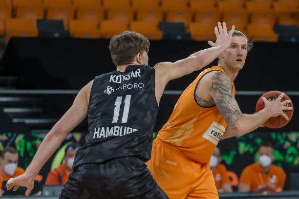 往会面临 往会面临