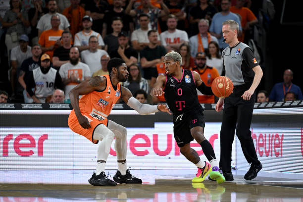 疑是涉及球 疑是涉及球